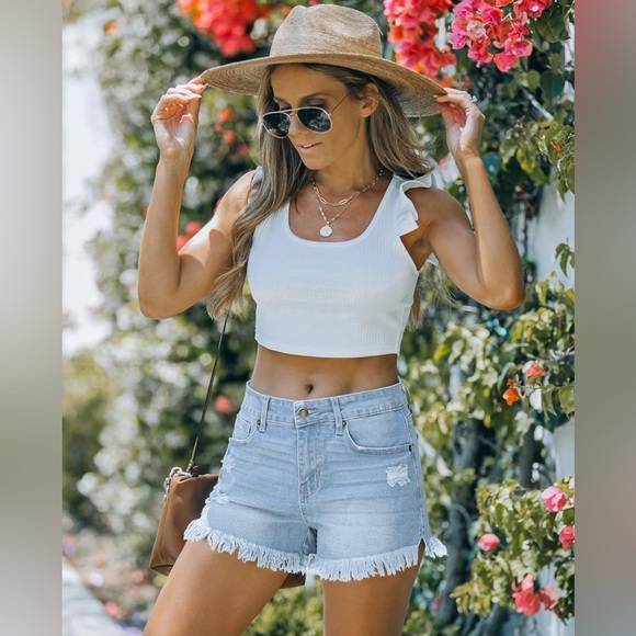 πHost Pickπ High Rise Light Wash Stretchy Distressed Shorts Size XS - Picture 7 of 14